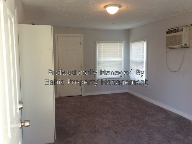 Building Photo - 8917 Rocky Creek Dr