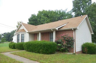 Building Photo - 2807 Hwy 41A S