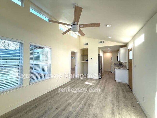 Foto del edificio - 10753 Oakton Way