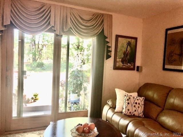 Building Photo - 31 Locust Cir