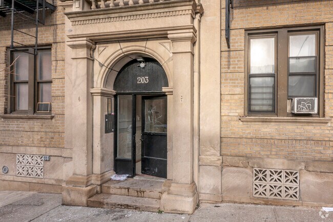 Building Entrance - 203 17th Street