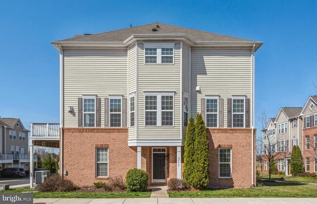 Building Photo - 22652 Gray Falcon Square