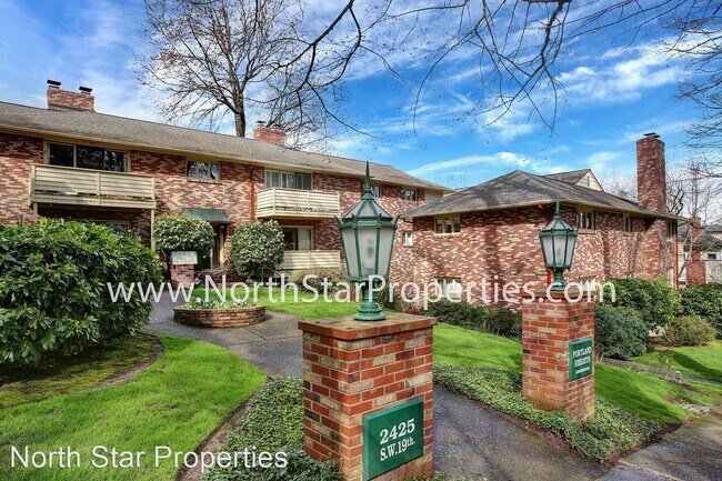 Foto del edificio - 2 br, 2 bath House - 2425 SW 19th Ave #1