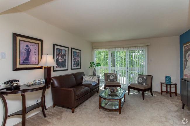 1BR, 1BA - 625 SF Model - Pavilion