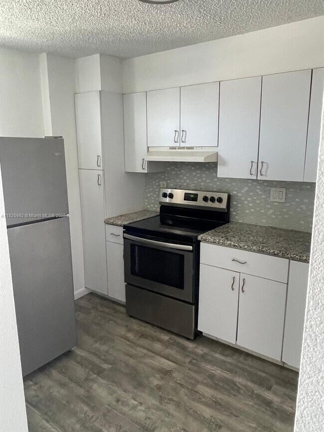 Foto del edificio - 2903 NE 163rd St