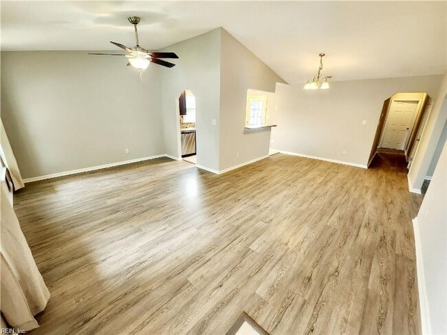 Building Photo - 2013 Irongate Ct