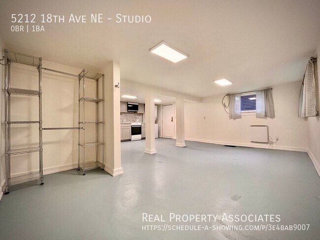 Foto del edificio - Freshly Remodeled U-District Studio