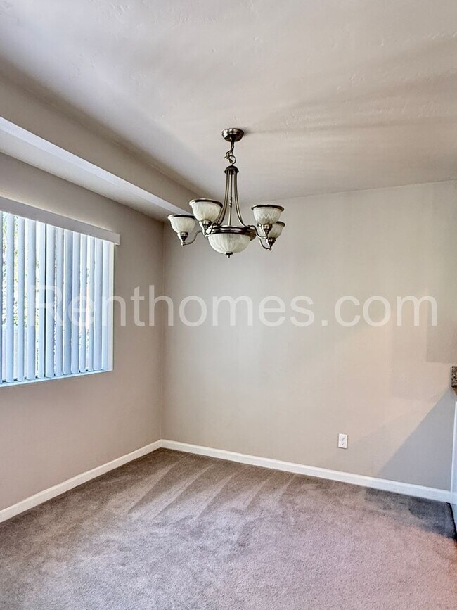 Foto del edificio - 9438 Twin Trails Dr