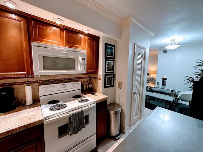 Foto del edificio - 2424 SE 17th St