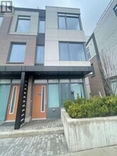 Building Photo - 1060 Portage Pkwy