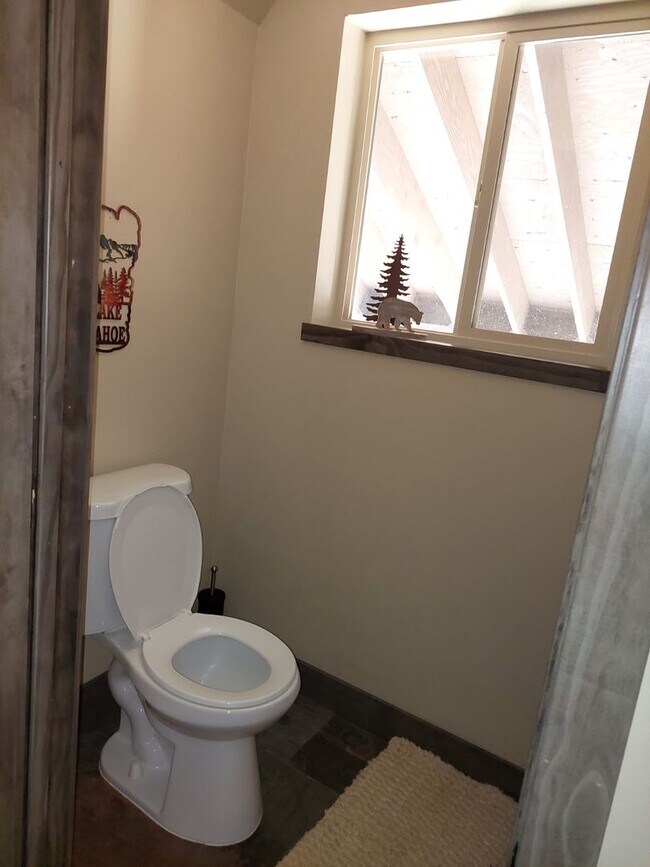 Building Photo - Beautiful Custom Ski Home
