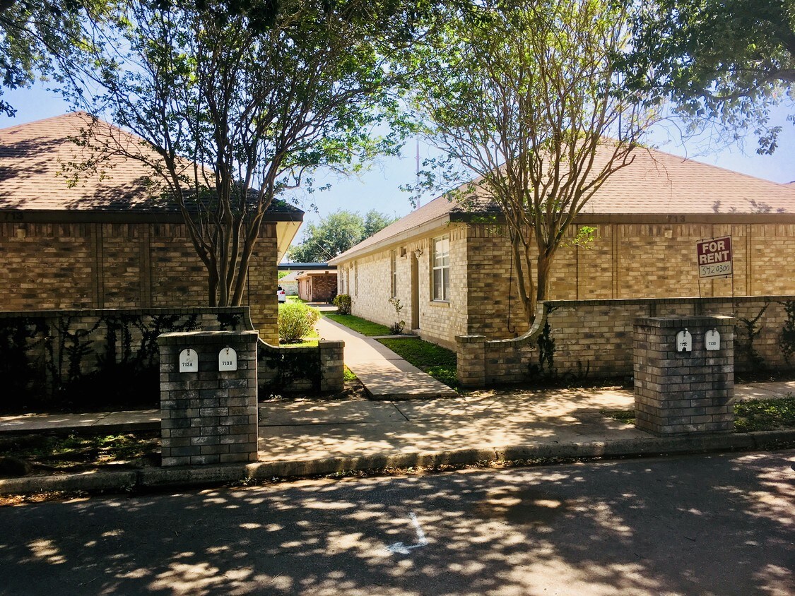 Foto del edificio - 713 Nightingale Ave