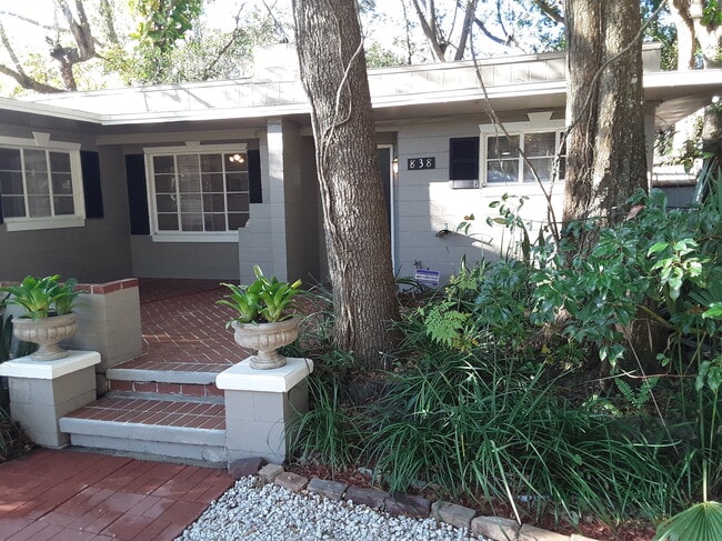 Building Photo - 838 Rosalia Dr