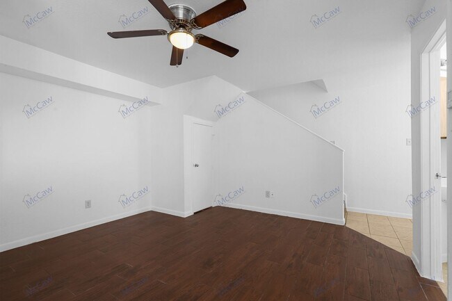 Foto del edificio - Cute 2/2/1 2-Story Duplex in Fort Worth! *...