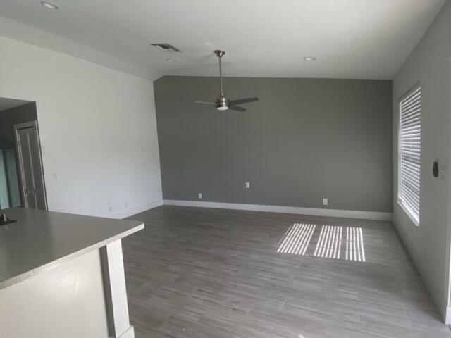 Foto del edificio - 1323 Denlow Ln