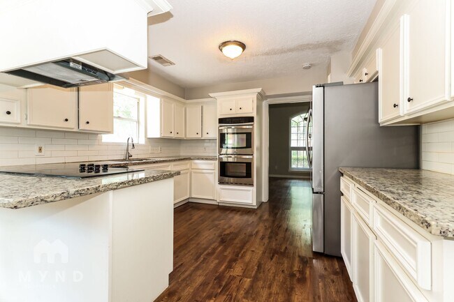 Building Photo - 16915 Misty Creek Dr