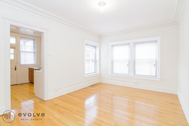 Foto del edificio - 1134 Maple Ave