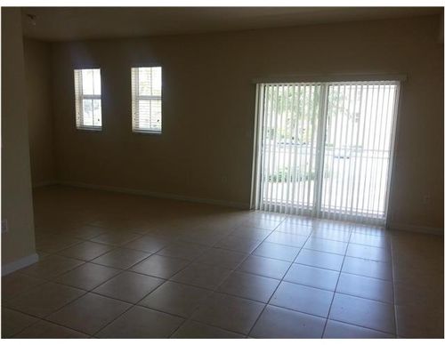 Foto del edificio - 11201 NW 89th St