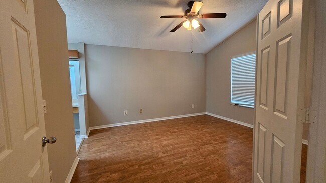 Building Photo - Grant Station Home with Fenced Yard