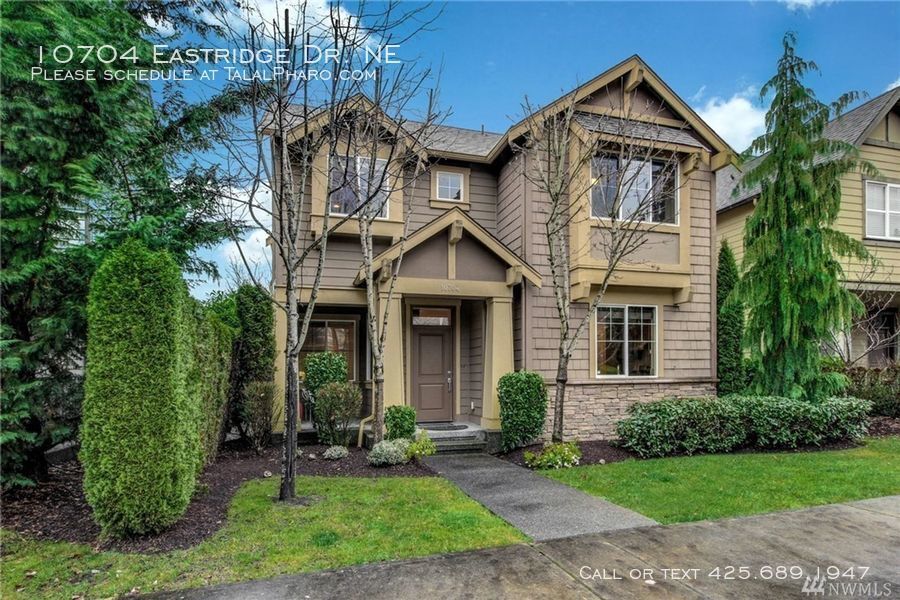 Primary Photo - Redmond Ridge East Charmer!