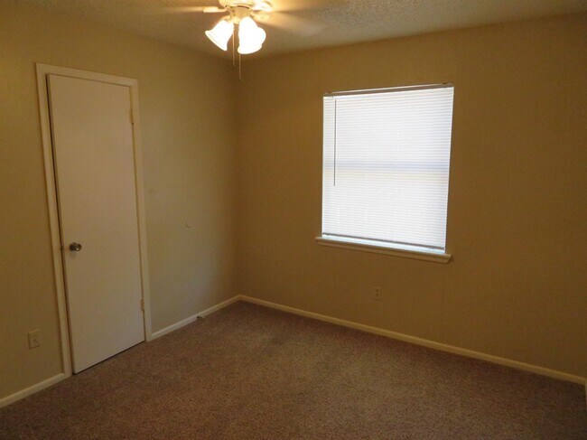 Foto del edificio - 4705 Albany Ave