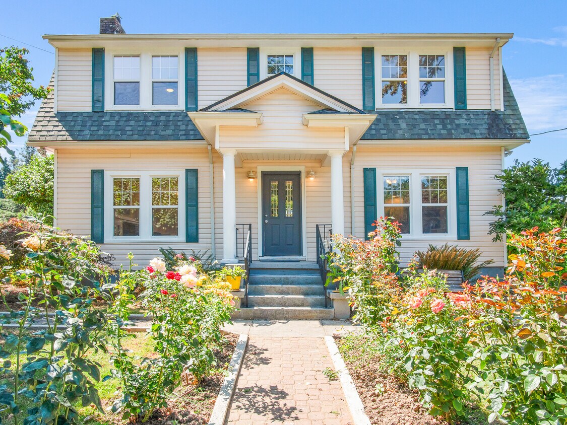 Foto principal - 2808 SE Boyd St