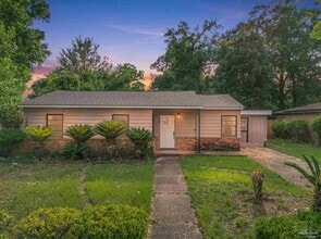 Building Photo - 3211 Torres Ave