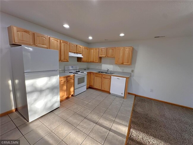 Building Photo - 1279 Pinewood Trail