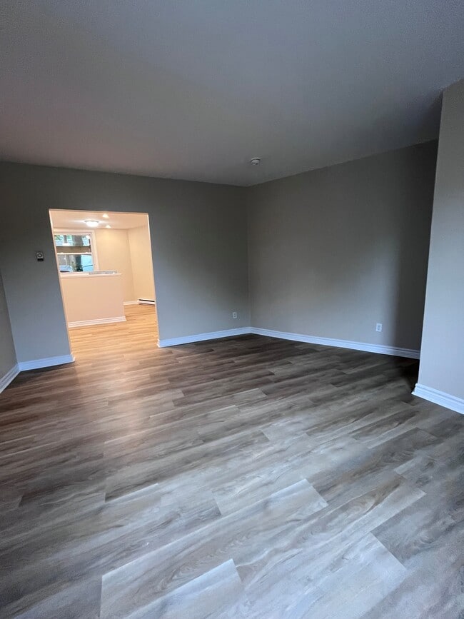 Building Photo - 5813 Cunard St