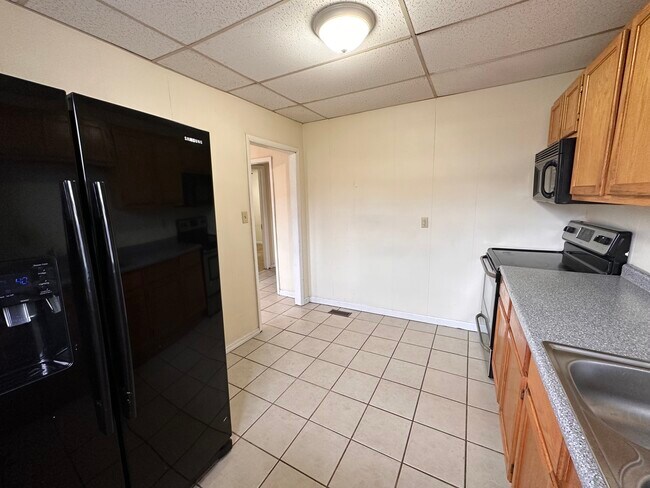 Building Photo - 1302 Sabraton Ave