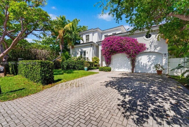 Foto del edificio - 442 Ridgewood Rd