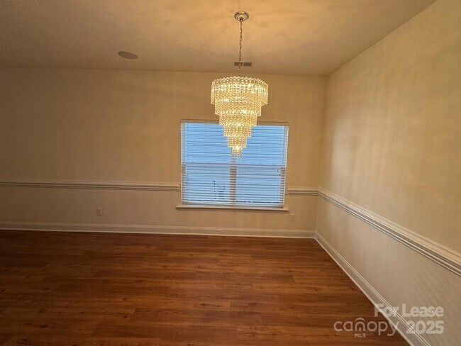Foto del edificio - 6622 Latherton Ln
