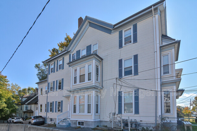 Building Photo - 14 Chester Ave