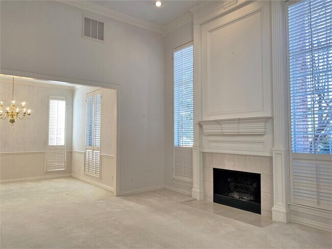 Foto del edificio - 4528 Waterford Dr