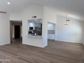 Building Photo - 1803 W Shawnee Dr