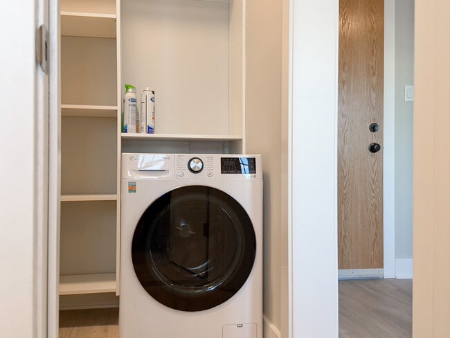 Foto del edificio - 369 Hazel Ave