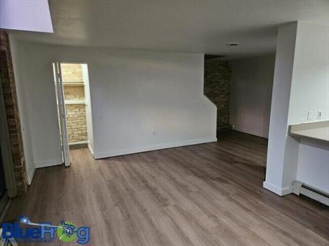 Building Photo - 143 Water St