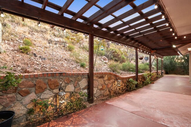 Building Photo - 5620 Burning Tree Drive/West Two Story Beauty