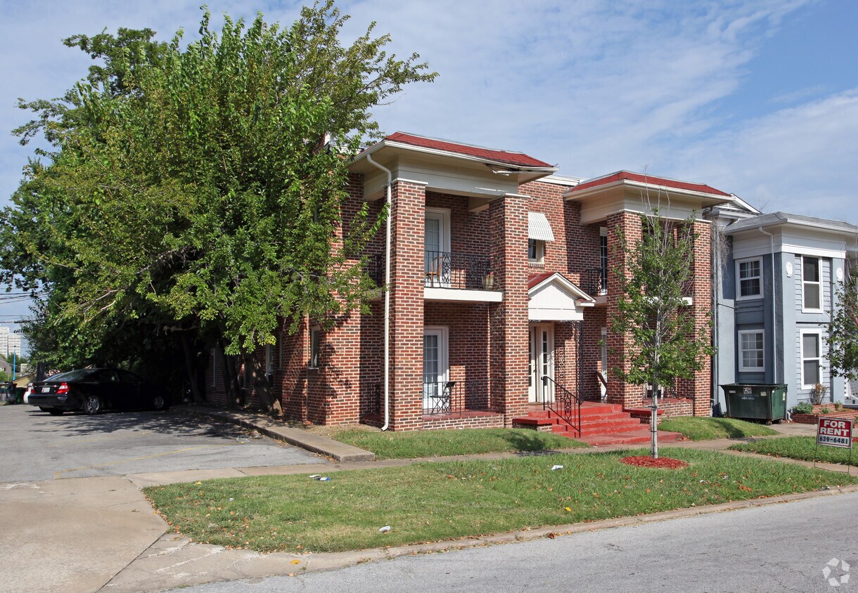 Foto del edificio - 1434-1436 S Quaker Ave