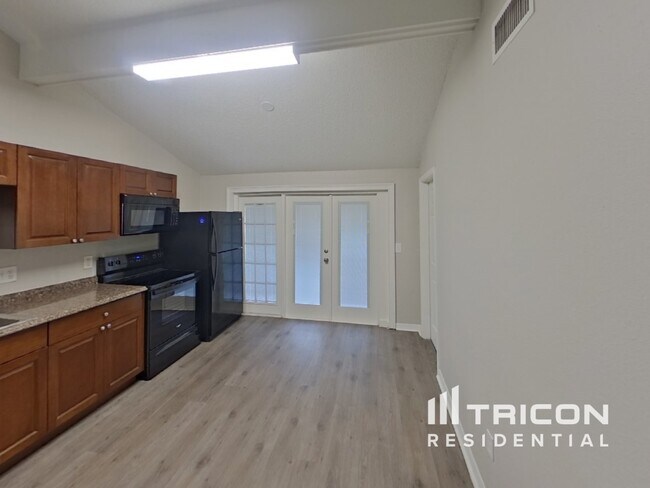 Building Photo - 203 Claire Dr