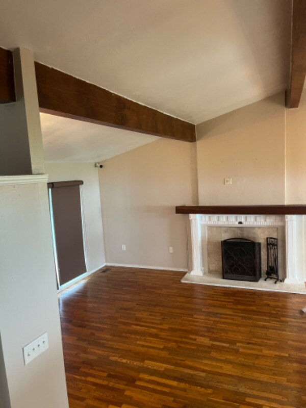Foto del edificio - 805 Henry Ln