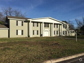 Building Photo - 1400 Fairground St
