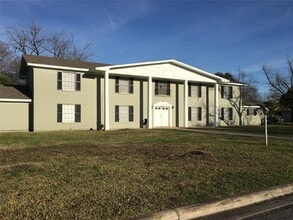 Building Photo - 1400 Fairground St