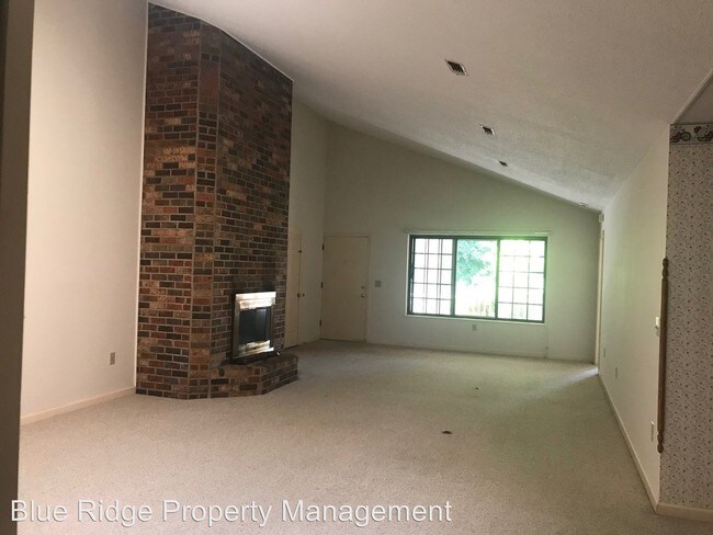Foto del edificio - 3 br, 2 bath House - 325 Bennett Road A