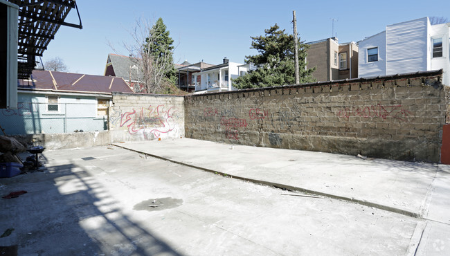 Building Photo - 753 E 224th