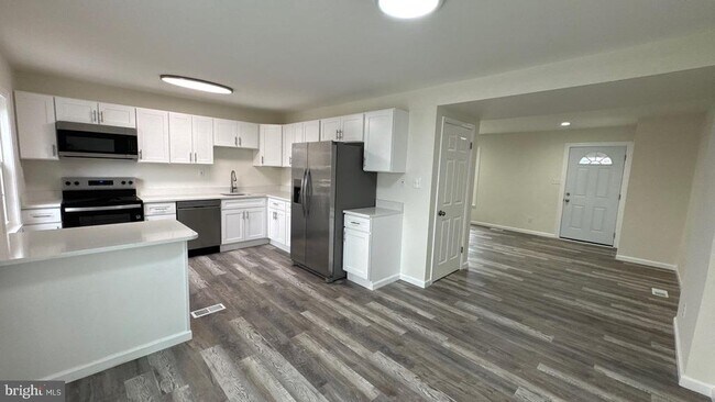 Building Photo - 830 Oyster Bay Harbour