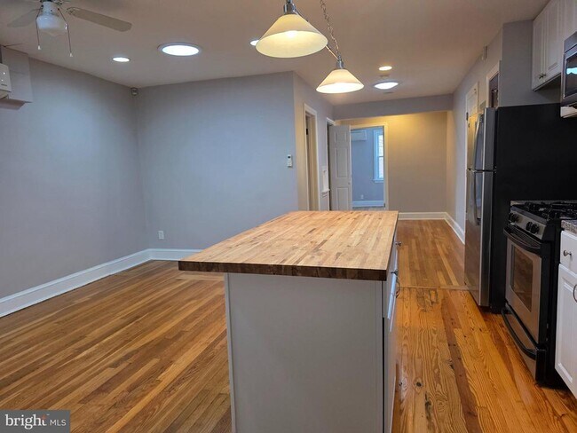 Foto del edificio - 4708 3rd Pl NW
