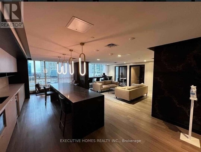 Photo du bâtiment - 4065 Confederation Pkwy