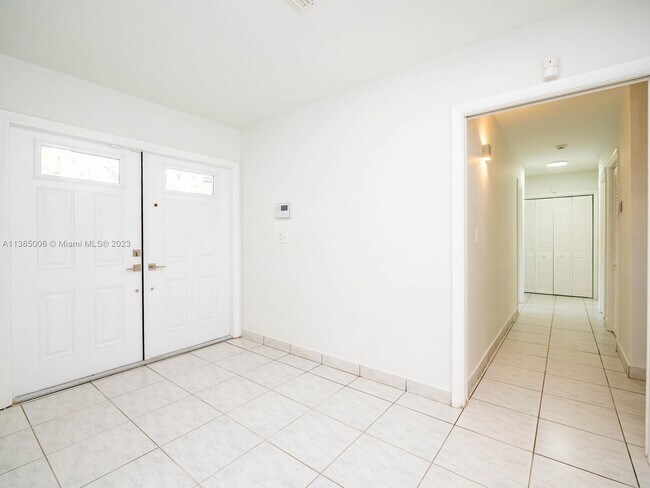 Building Photo - 5890 SW 51st Terrace