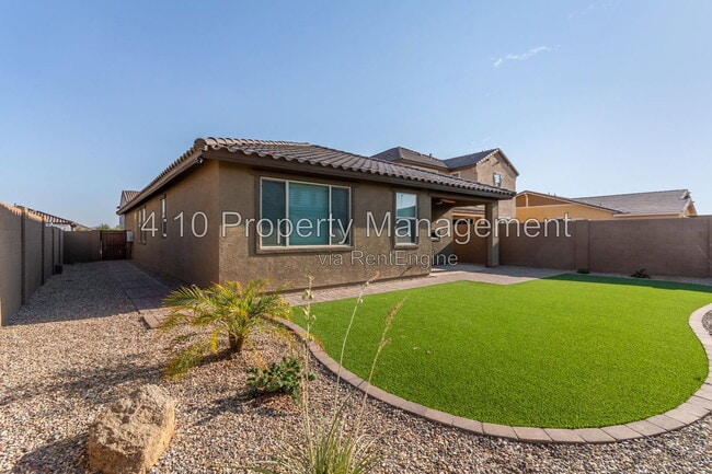 Building Photo - 2222 E Palmdale Ln